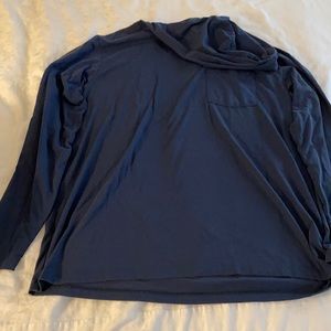 Vineyard Vines navy blue hooded shirt size M